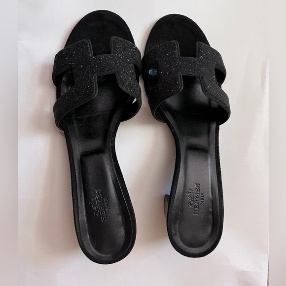 Hermes Shoes - Hermes Black Sandals